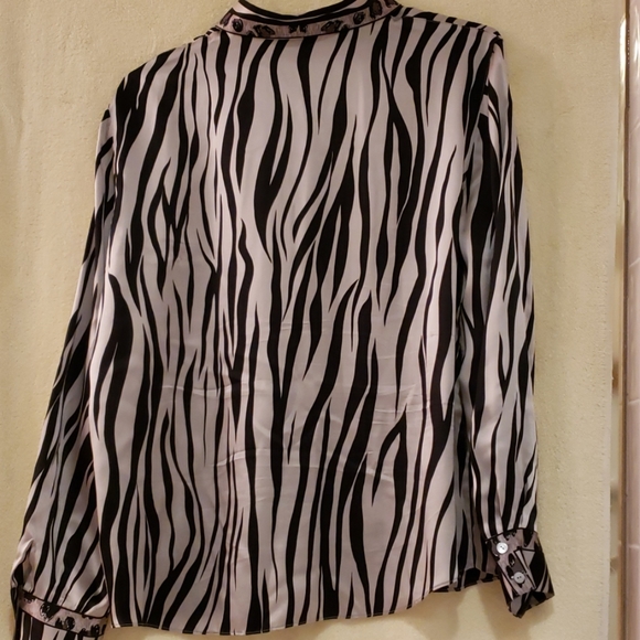 Silk Animal print blouse - Picture 2 of 2